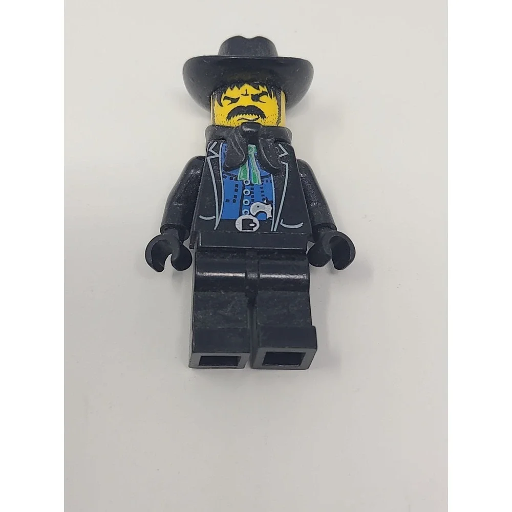 Vintage LEGO Minifig Lot: Knight, Bandit, Alpha Team - Picture 7 of 12
